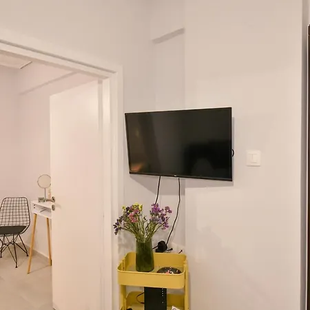 Apartment Modern, Comfortable Apartment, In The Heart Of The City_2 *